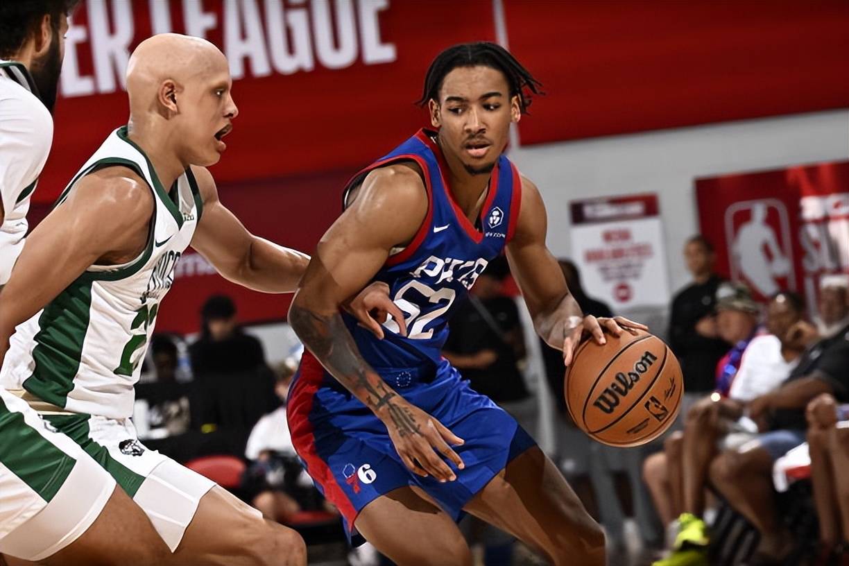 76人新秀表现惊艳，全场观众掌声不断，这里设备发展.的简单介绍开元体育