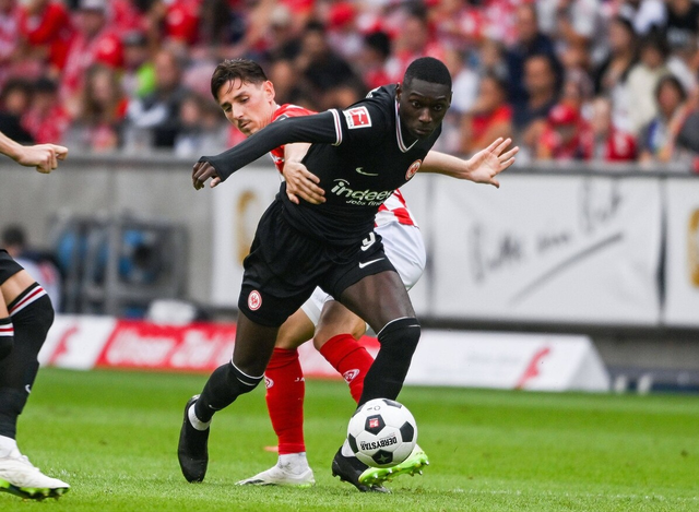 法兰克福足球俱乐部阵容 开元体育官网